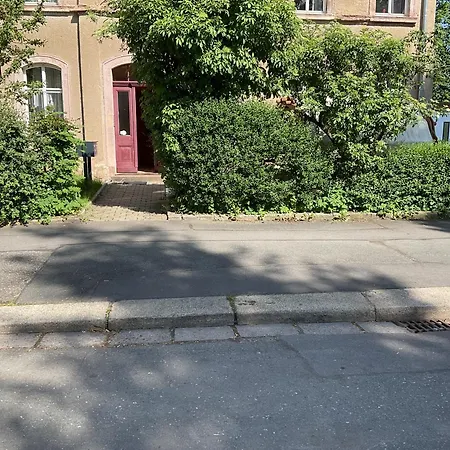 Herzogshohe Haven: Cozy Apartment with Wi-Fi, Netflix & Fireplace Chemnitz Exterior photo