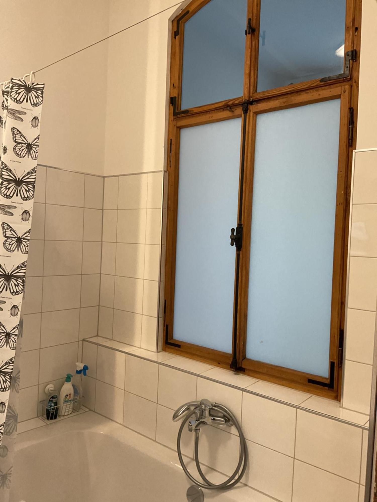 Von Der Herzogshöhe ,wifi, Netflix, Parkplatz, Kamin, Fussbodenheizung, Thermomix, Babybett Apartment *